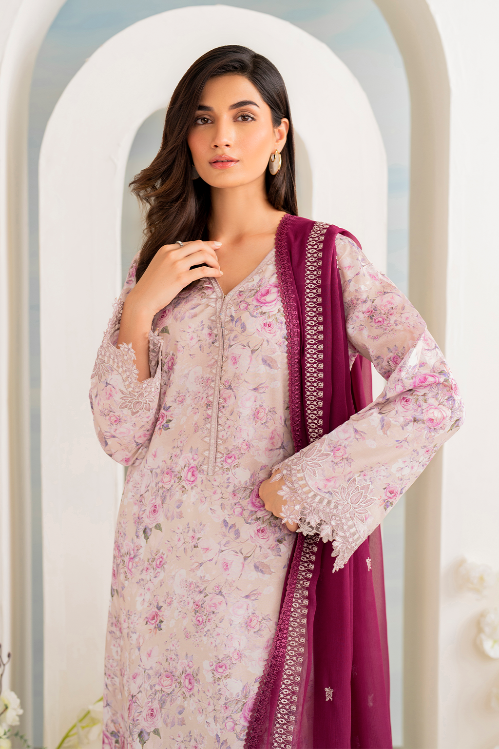 IGL-08 Embroidered Lawn