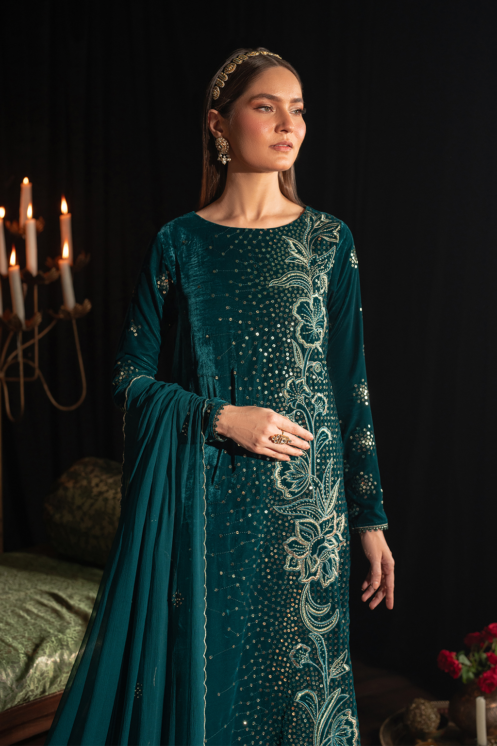 IV-47 Embroidered Velvet - Iznik