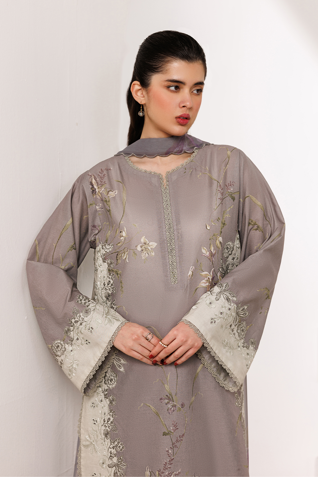 UE-638 Printed Lawn