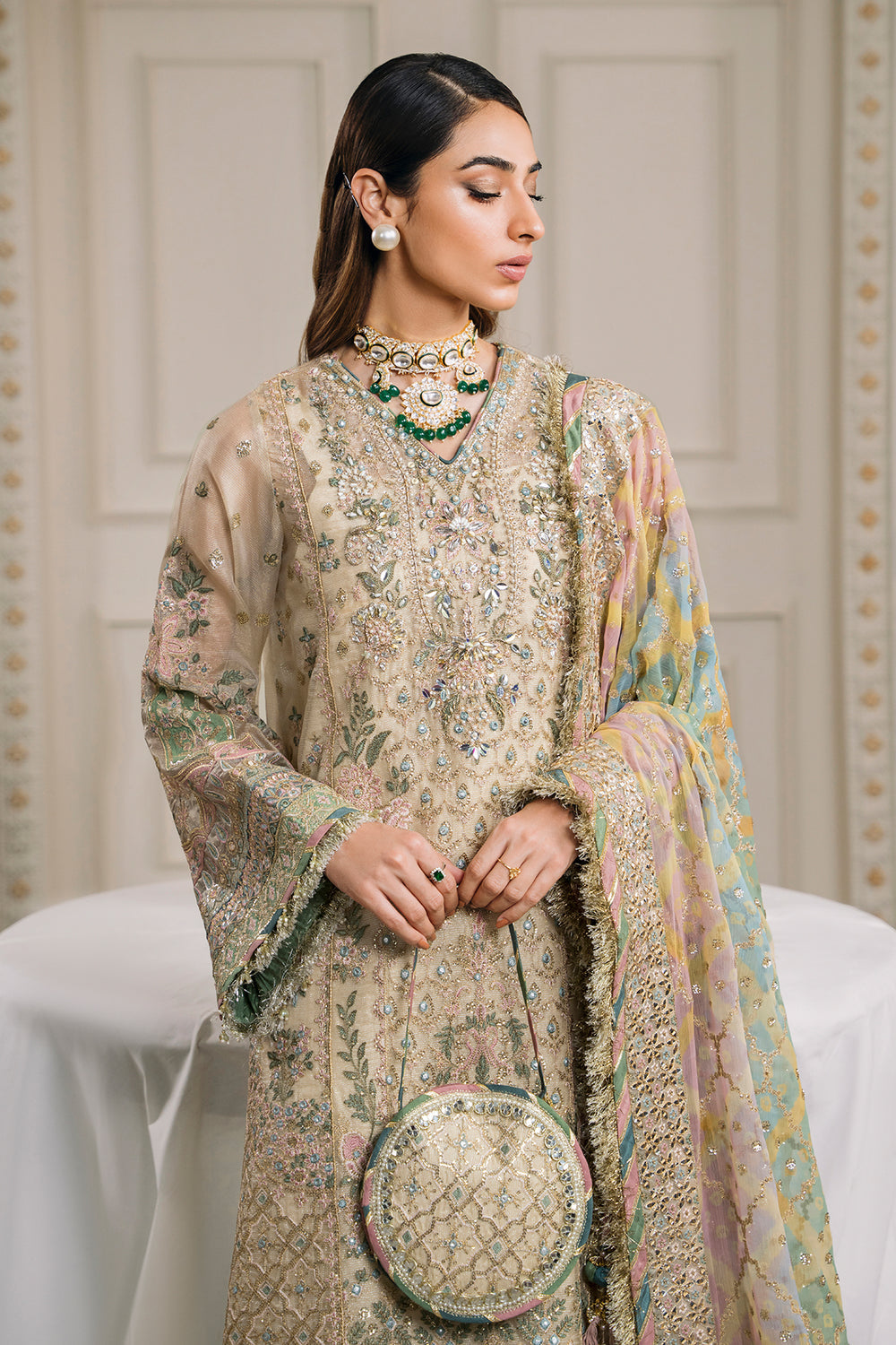 EMBROIDERED MASURI CH12-04