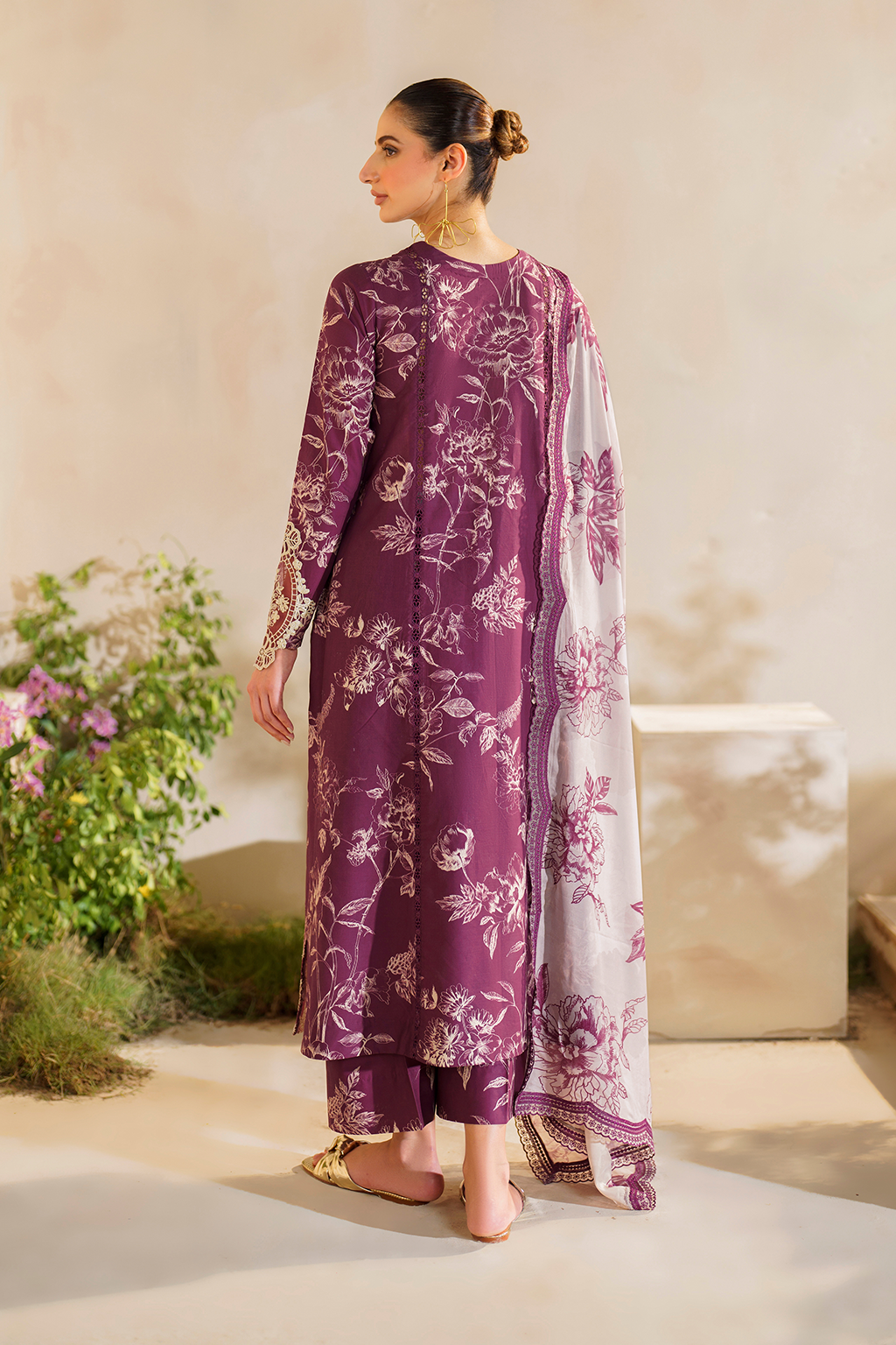 SFL-04 Embroidered Lawn