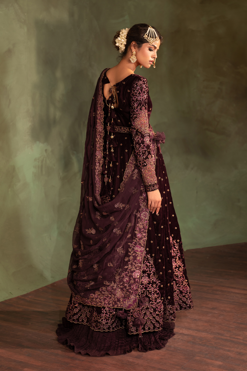 IV-54 Embroidered Velvet - Iznik