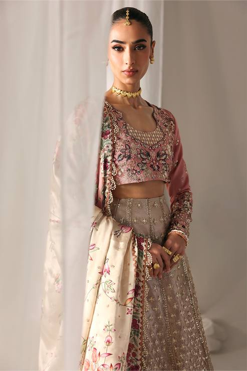 SOFT GLIMMER - Serein luxe silk by Emaan Adeel at #VogueClothingStudio