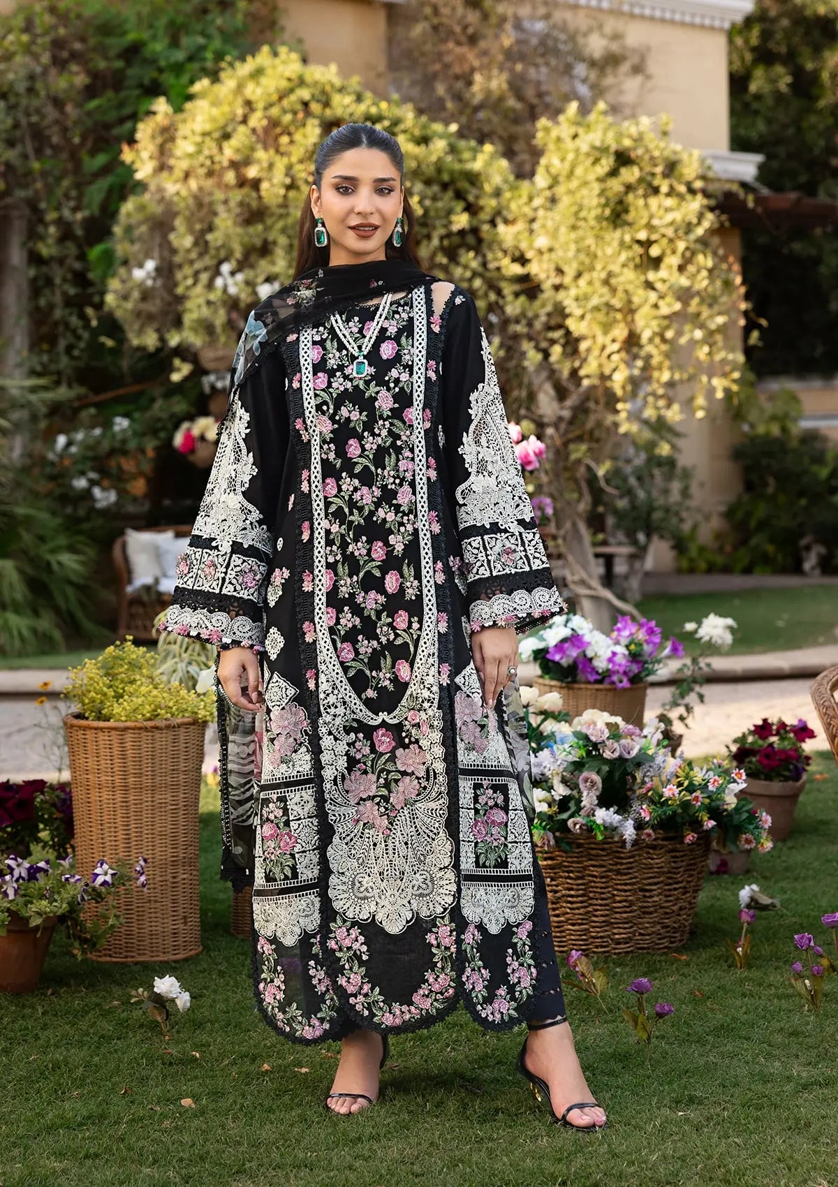 Stunning DIGITAL PRINTED CHIFFON DUPATTA and EMBROIDERED ORGANZA FRONT DAMAN BORDER.