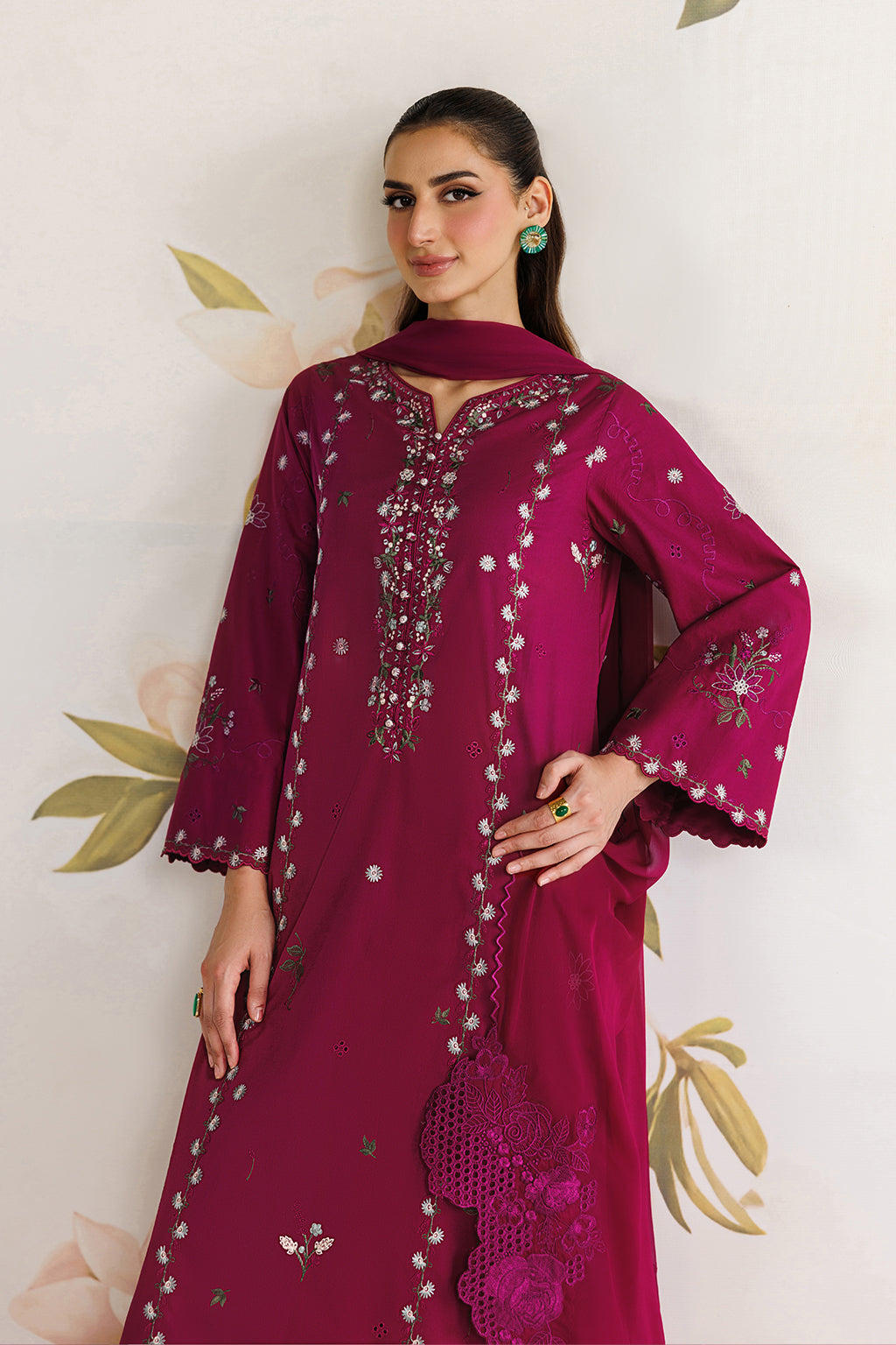 UE-693 Embroidered Lawn - Iznik