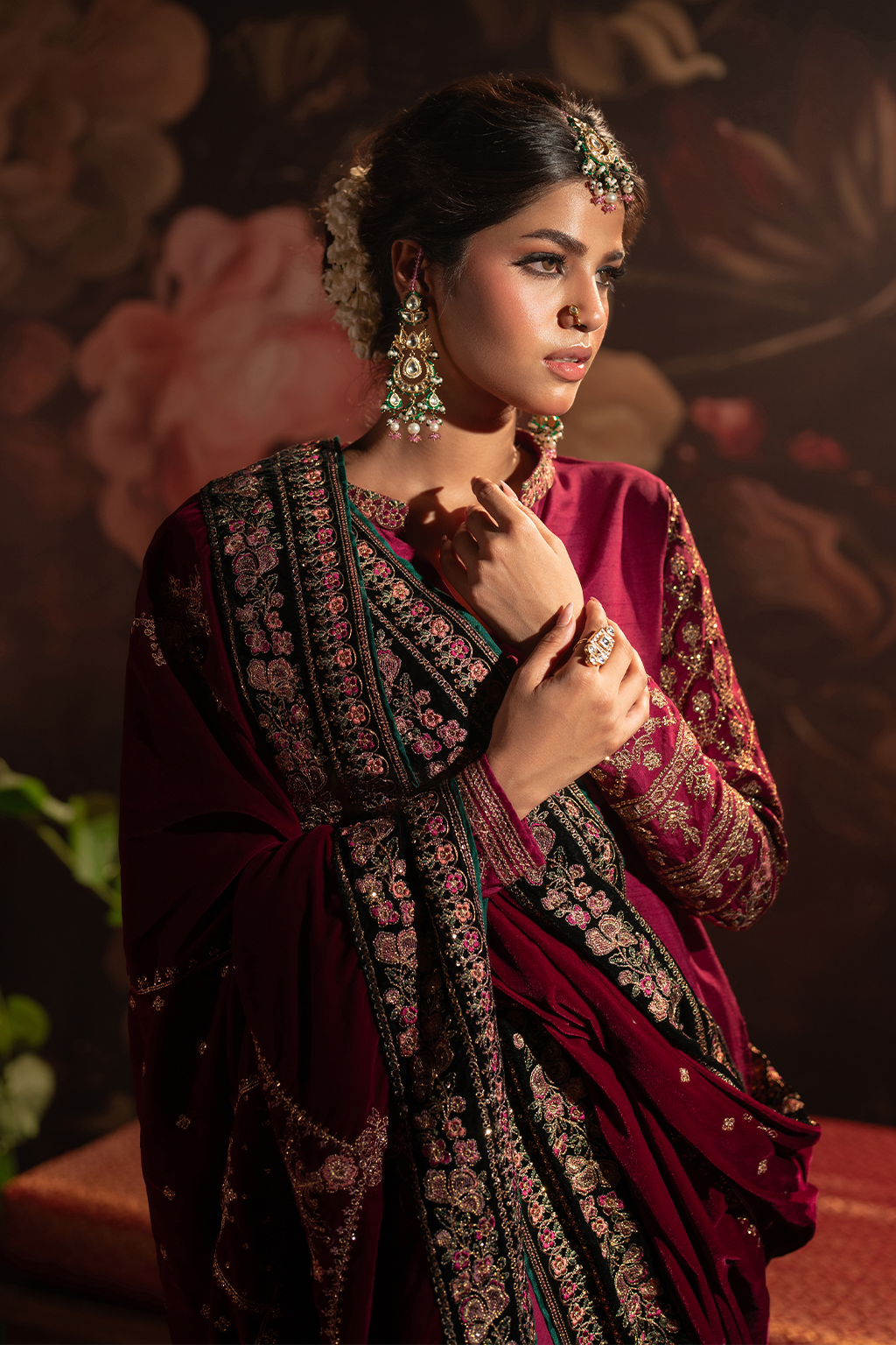 IV-42 Embroidered Velvet - Iznik