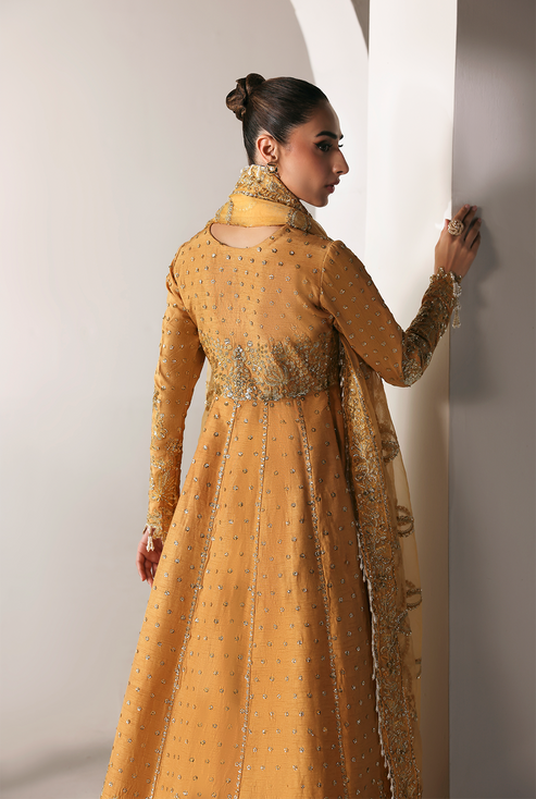 GOLDEN HOUR - Serein luxe silk by Emaan Adeel at #VogueClothingStudio