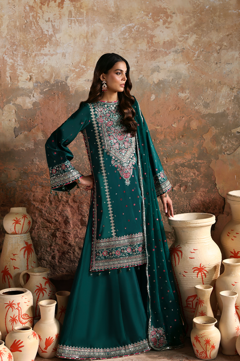 ZEHNASEEB - Afsana-e-silk by Emaan Adeel at #VogueClothingStudio