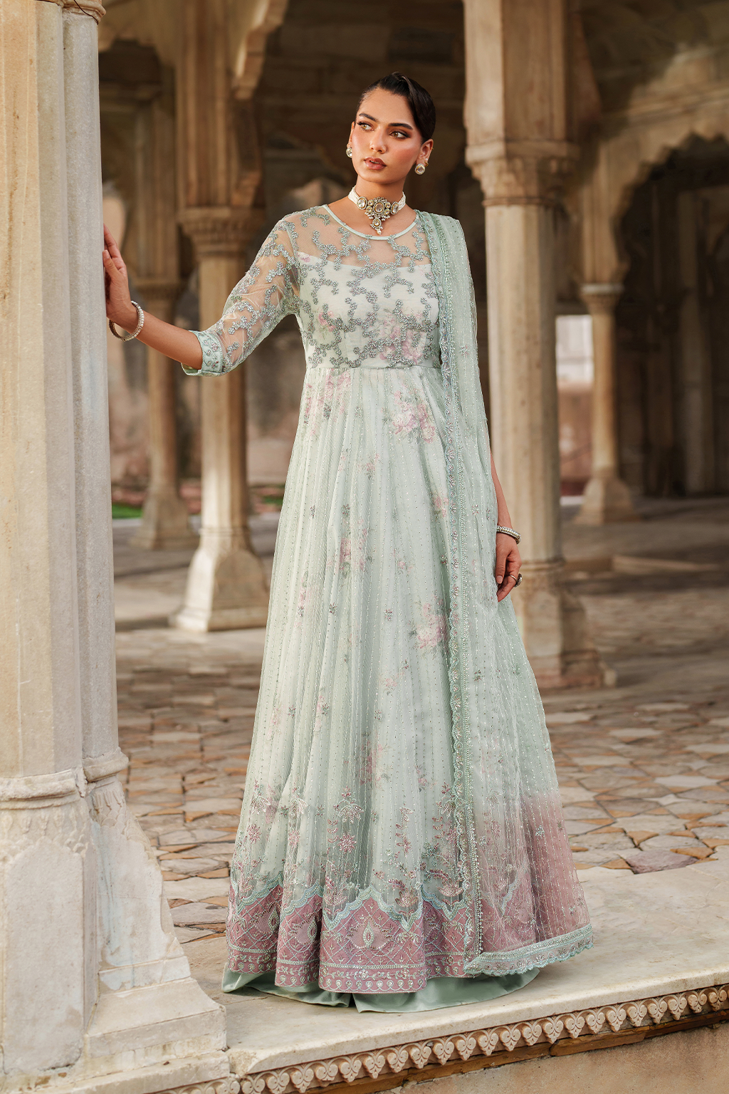 UE-553 Embroidered Net - Iznik