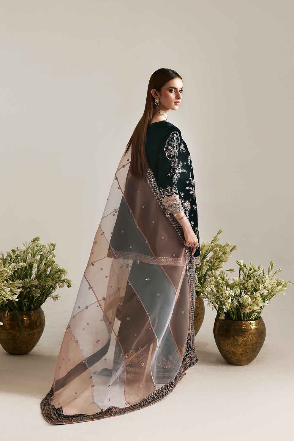 MEHRUUNISA Zarposh velvet collection by Emaan Adeel at #VogueClothingStudio