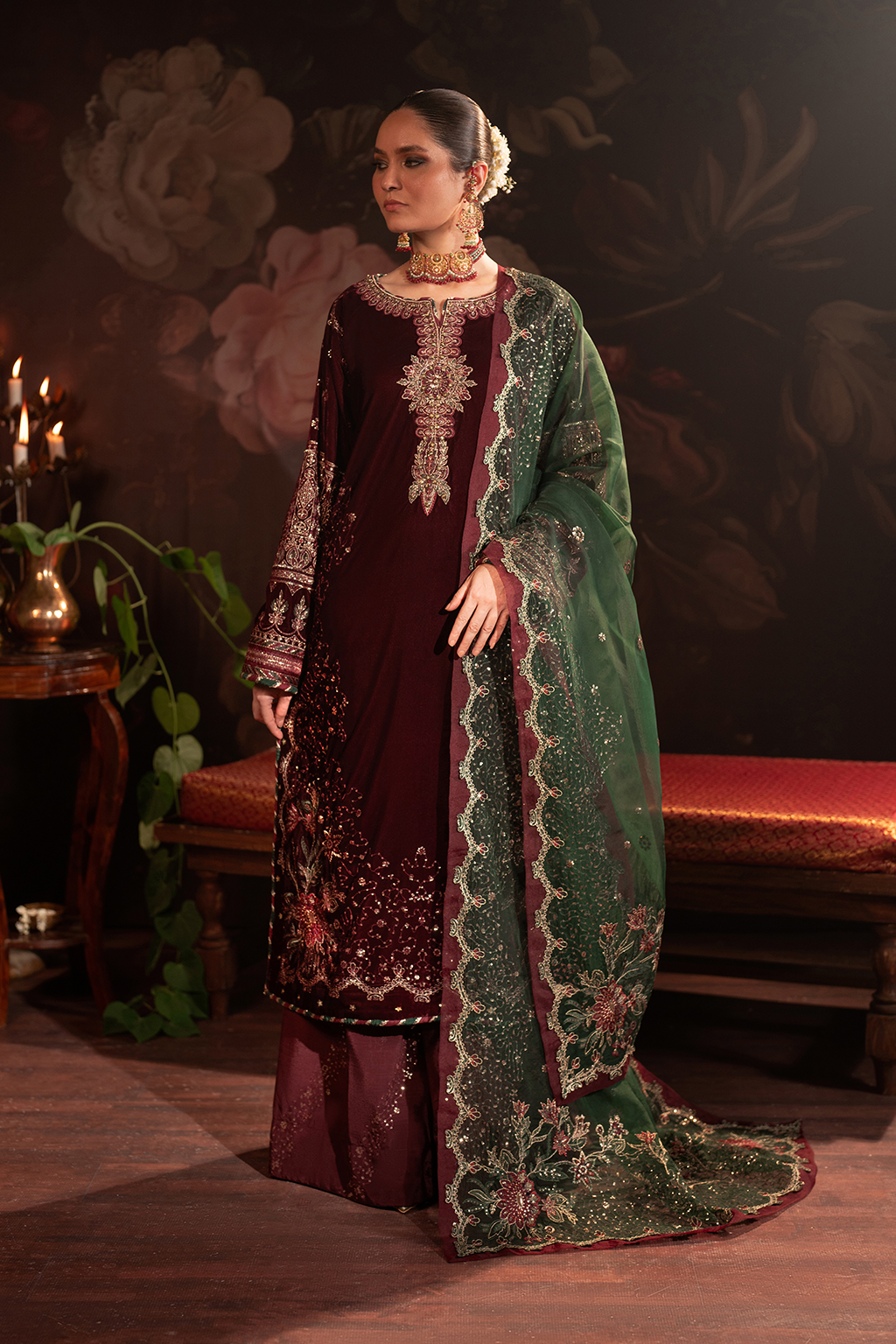 IV-39 Embroidered Velvet - Iznik