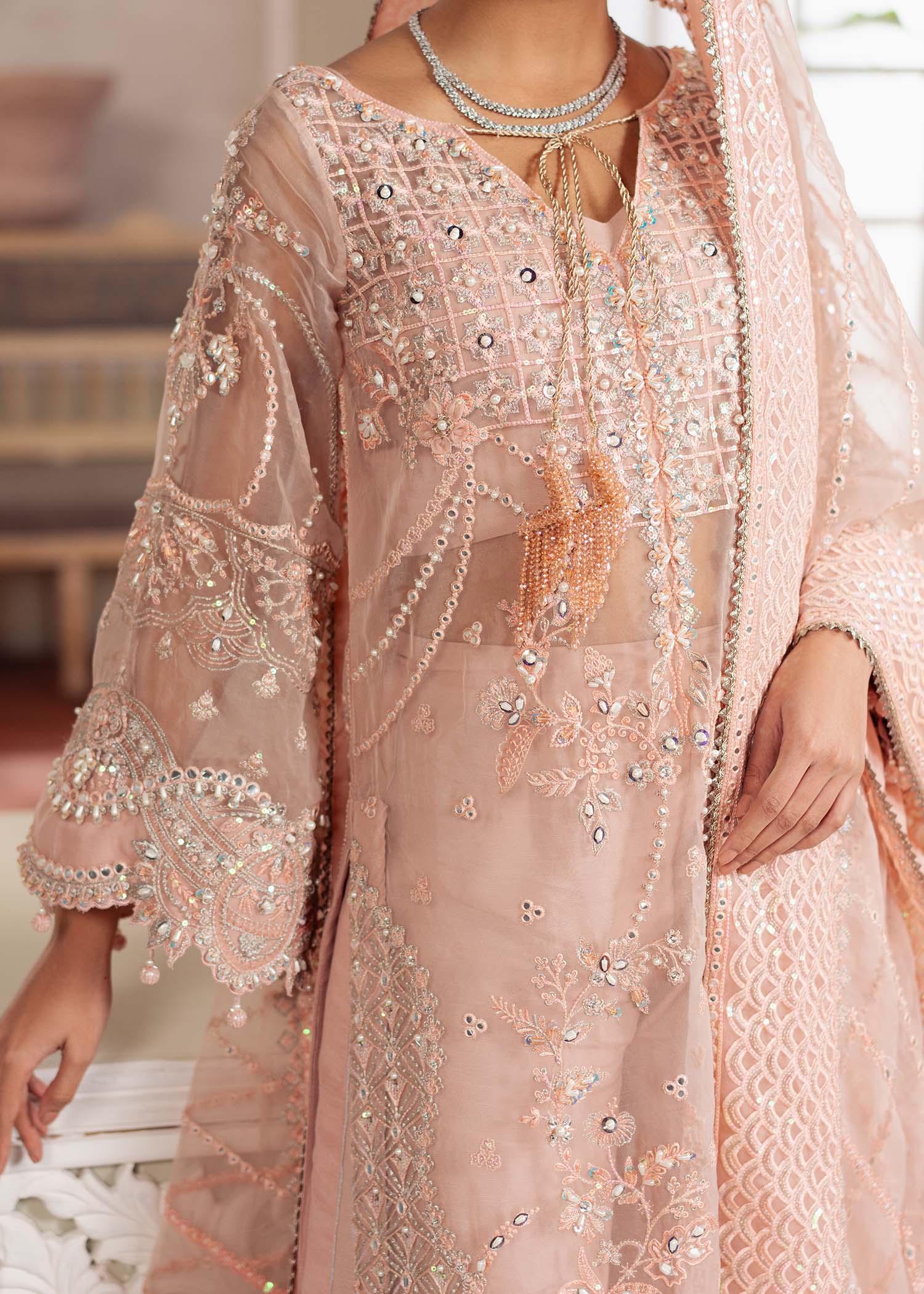 Chantilly - Dastoor Collection