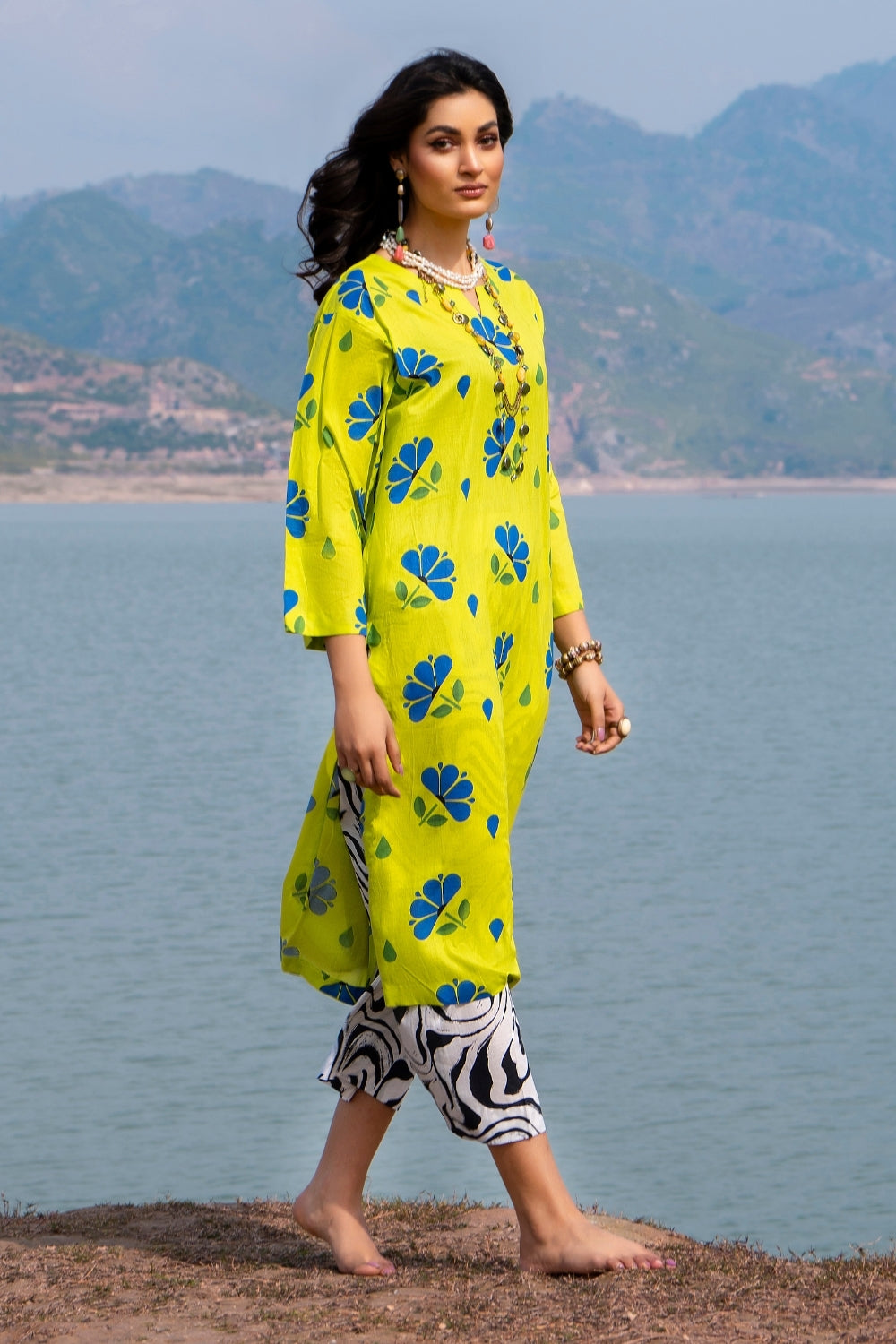 2PC Unstitched |Printed Lawn Shirt + Trouser