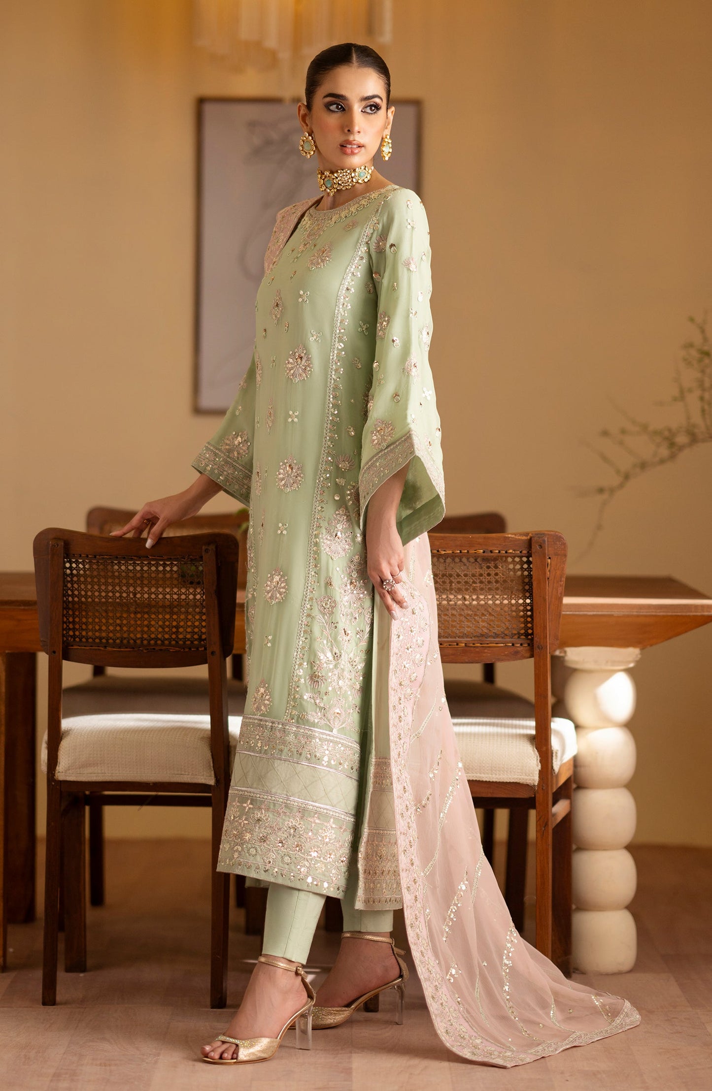 NAJMEH - ROMANSIYYAH LUXURY FORMALS' 24