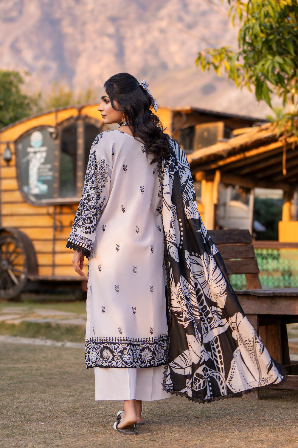 3PC Unstitched | Printed Lawn Suit