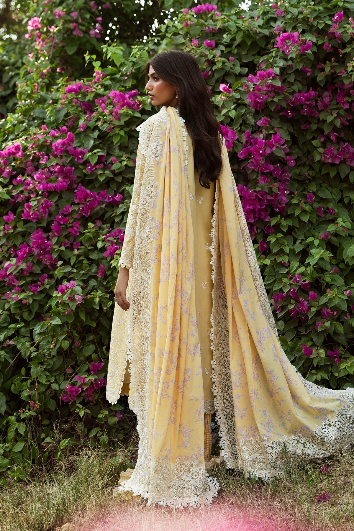 981-Taqdeer-Mulaqatat Festive Lawn '2025
