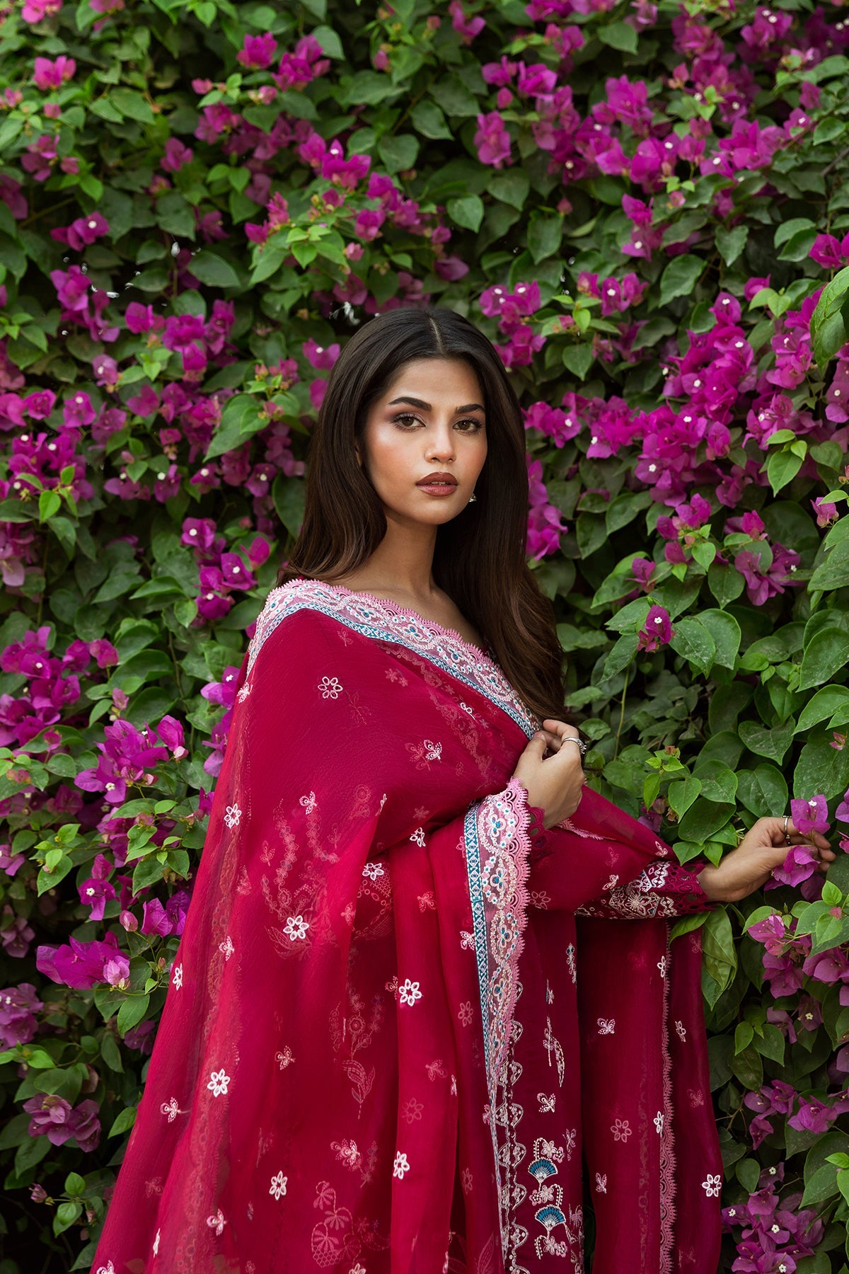 9849-Humnasheen-Mulaqatat Festive Lawn '2025