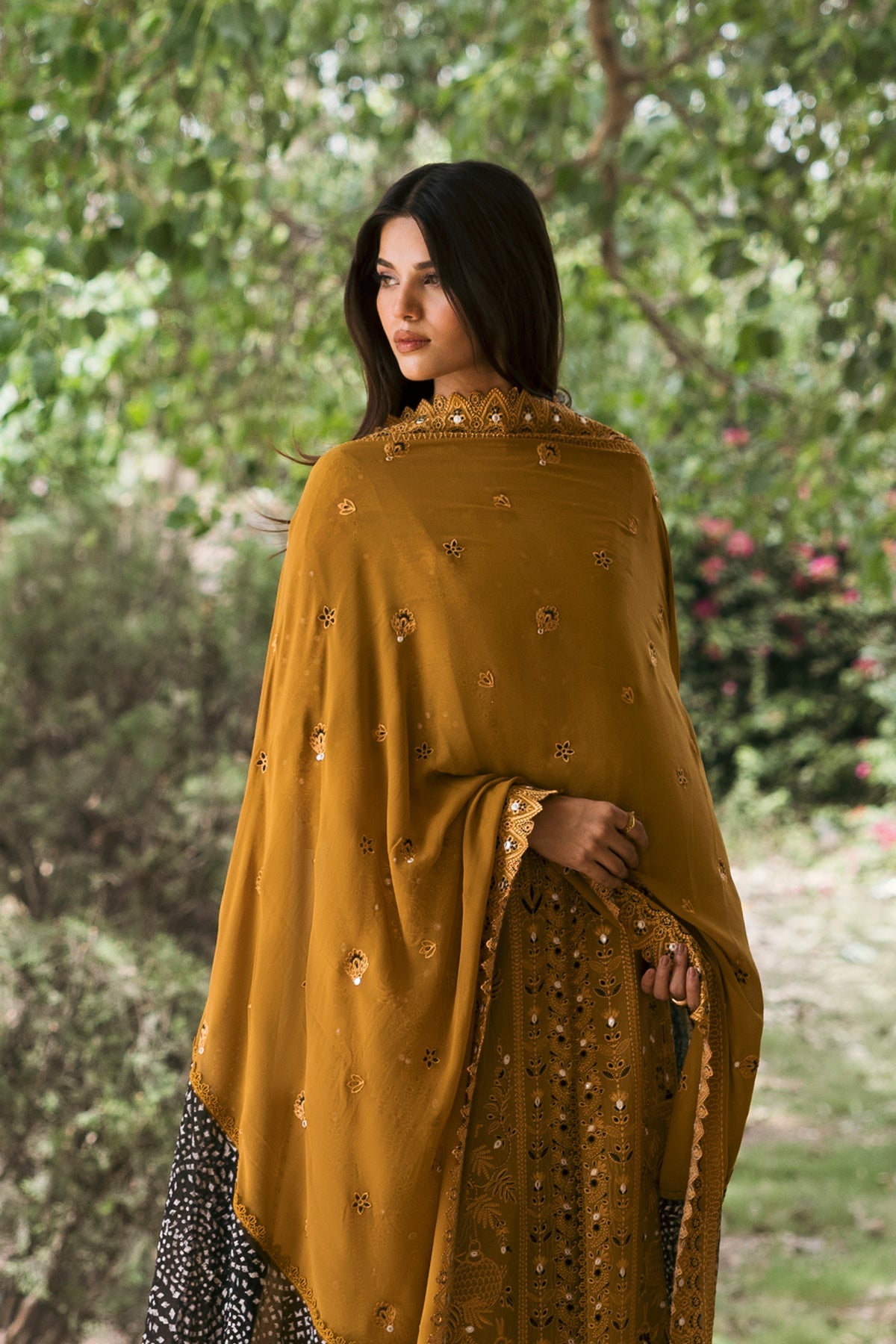 9837-Wafa-Mulaqatat Festive Lawn '2025
