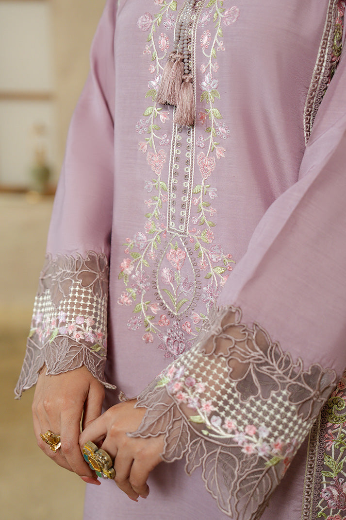 SP-134 Ivory Muse