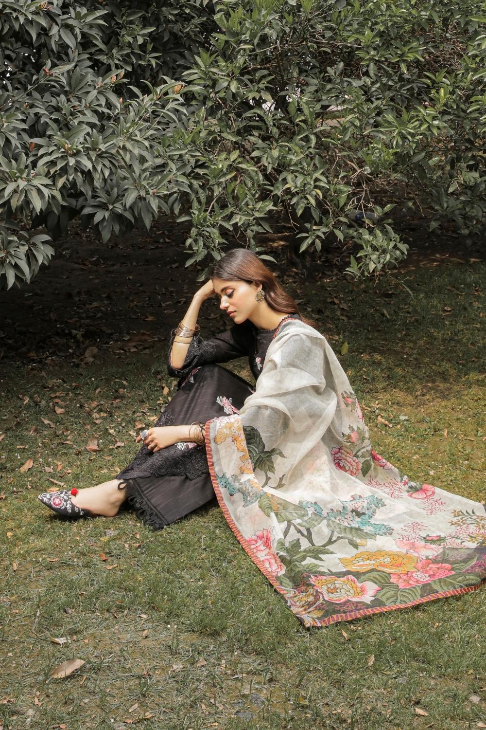 3 PC STITCHED | EMBROIDERED LAWN SUIT