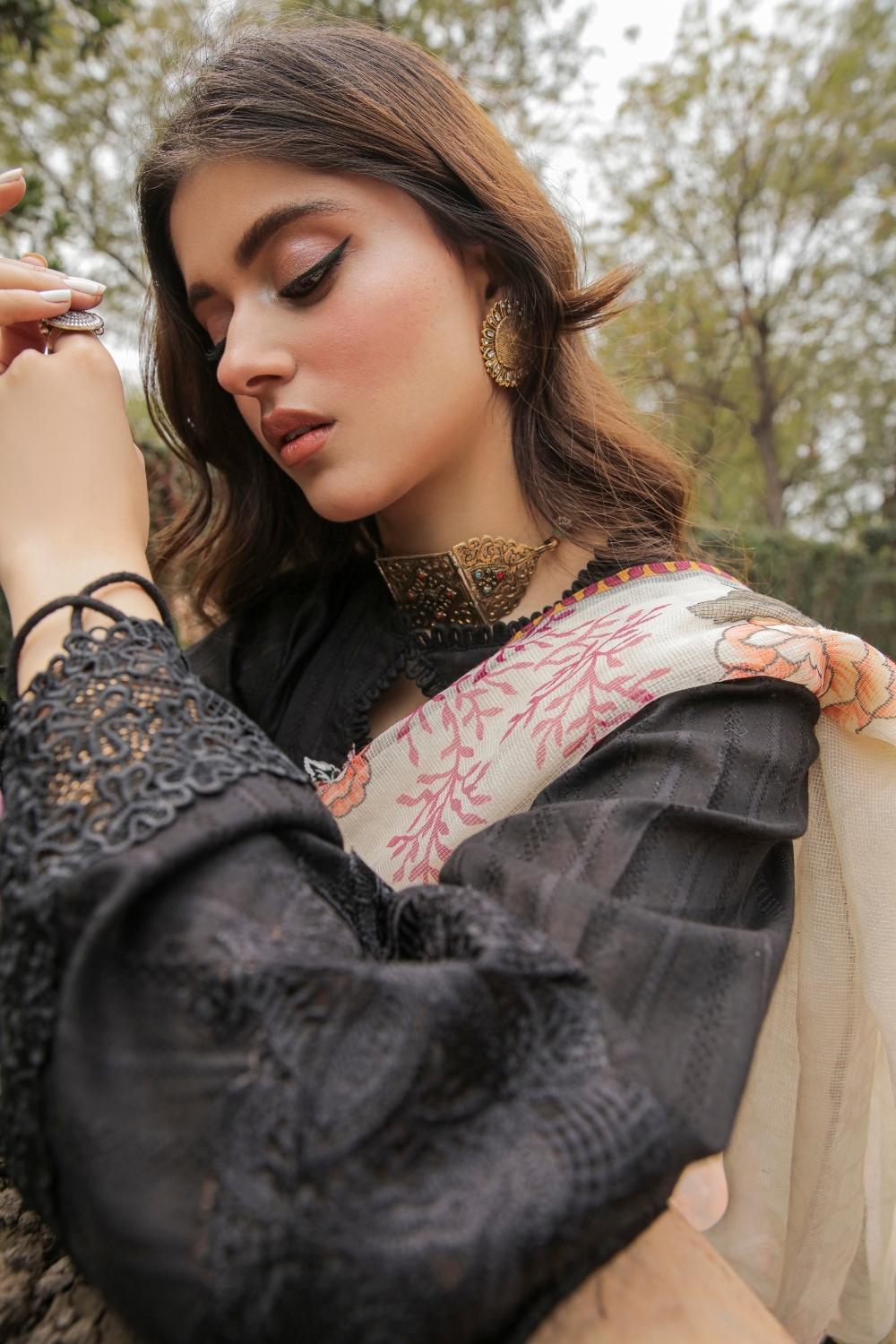 3 PC STITCHED | EMBROIDERED LAWN SUIT