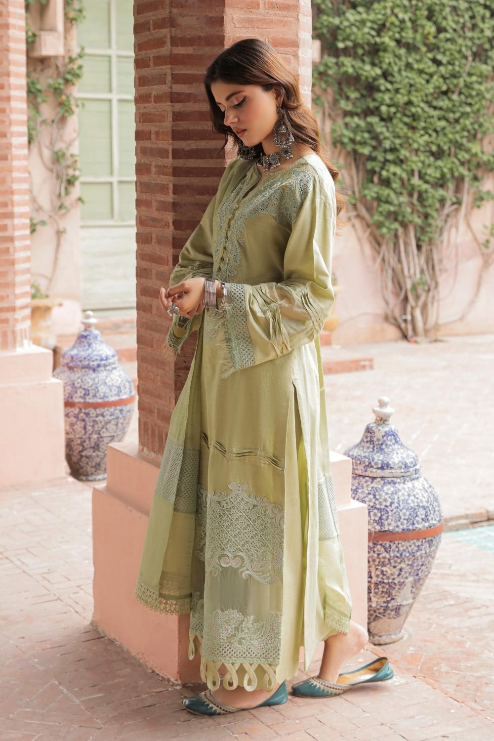 3 PC STITCHED | EMBROIDERED LAWN SUIT