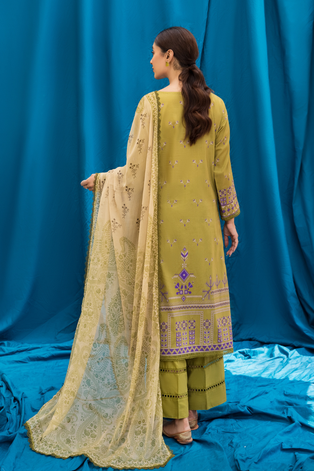 2 PC Unstitched | Printed Cambric Shirt + Chiffon Dupatta