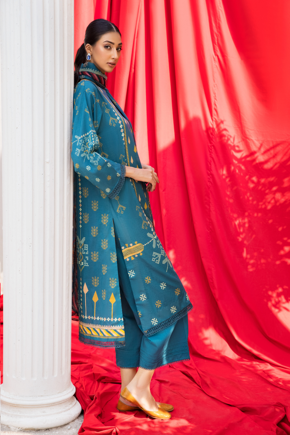 2 PC Unstitched | Printed Cambric Shirt + Chiffon Dupatta