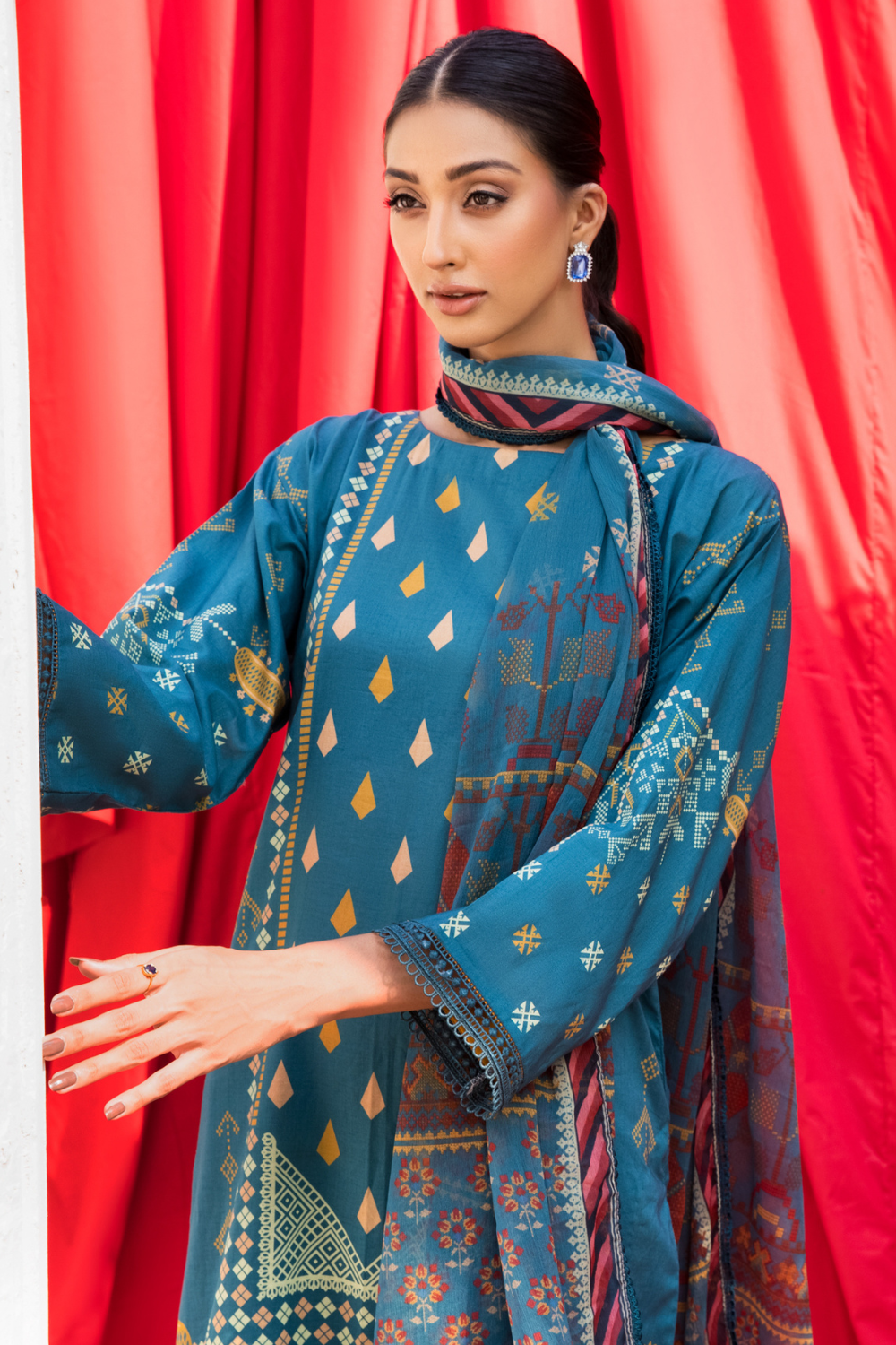 2 PC Unstitched | Printed Cambric Shirt + Chiffon Dupatta