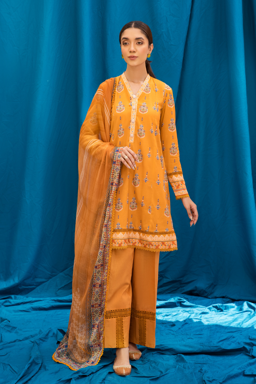 2 PC Unstitched | Printed Cambric Shirt + Chiffon Dupatta
