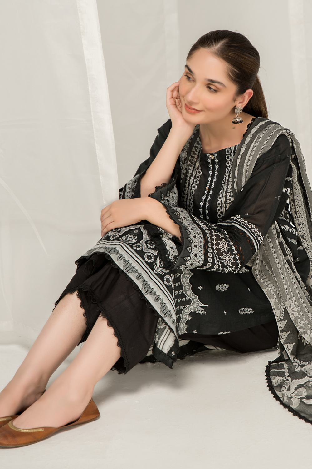 3 PC Unstitched Printed Lawn Suit