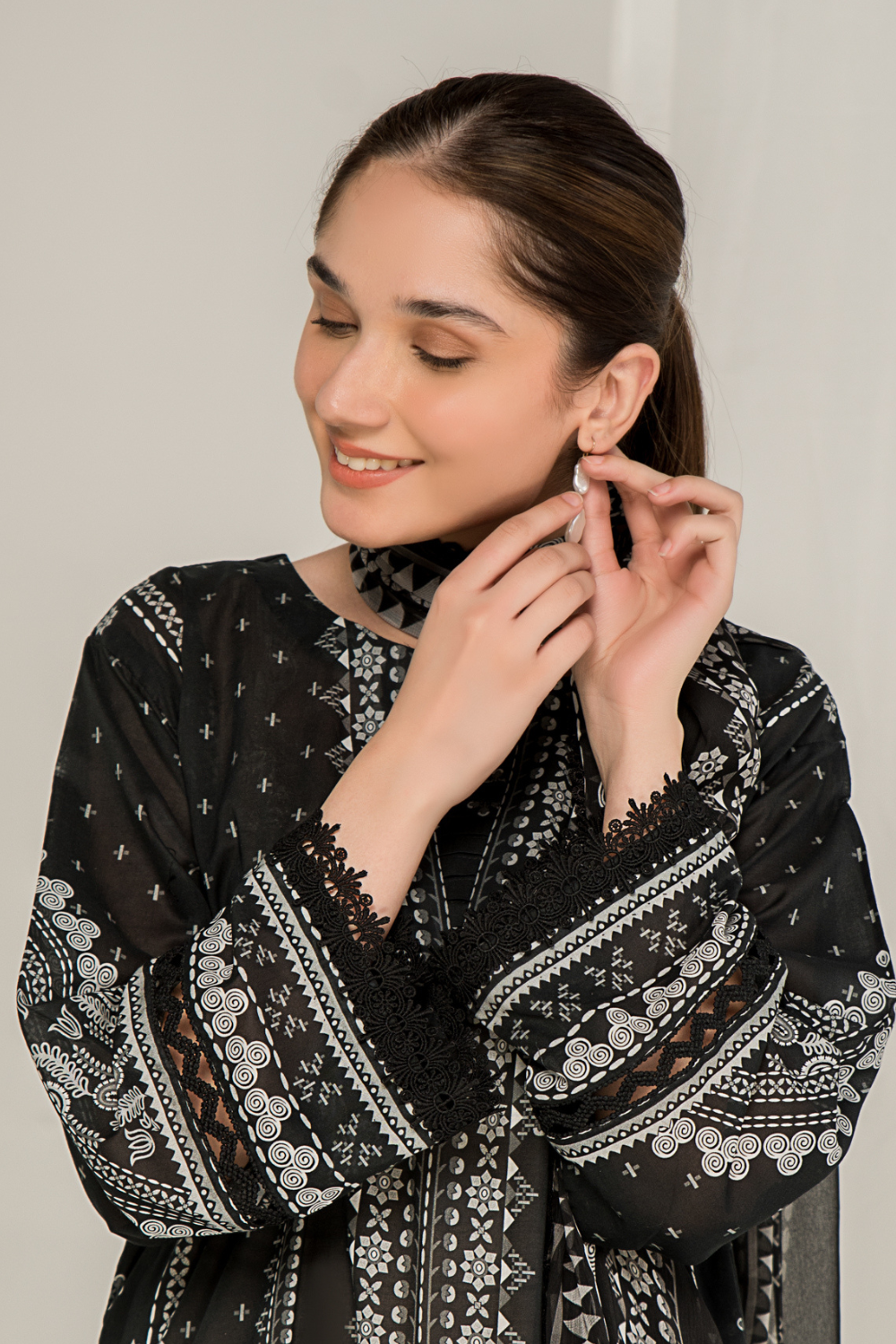 3 PC Unstitched Printed Lawn Suit