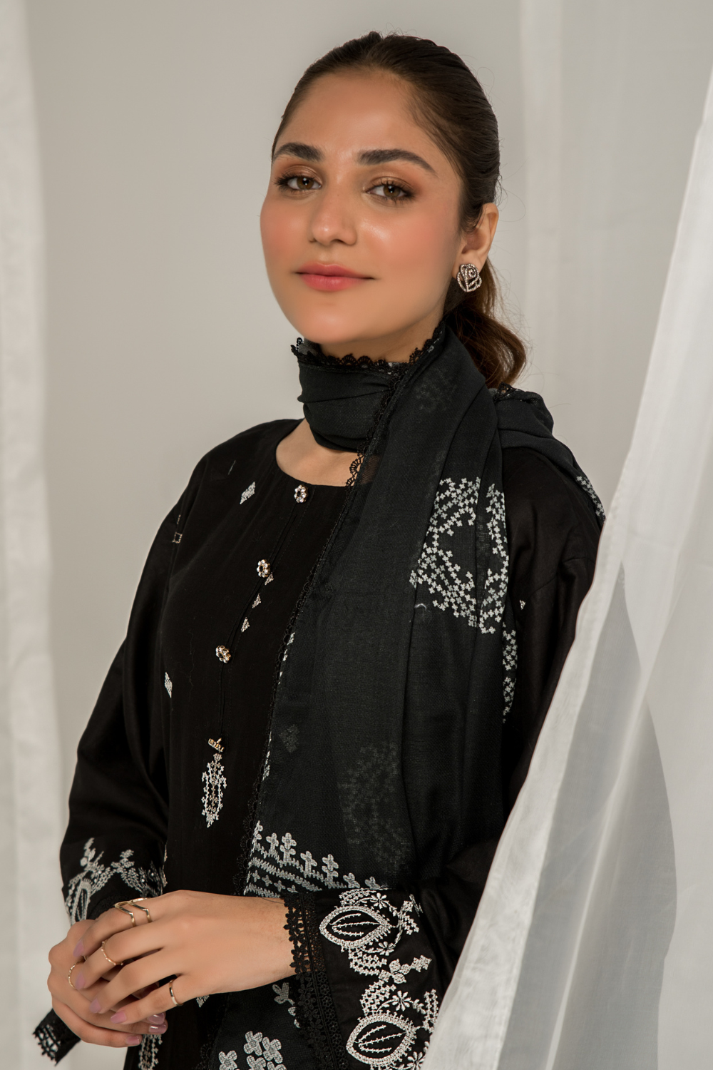 3 PC Unstitched Embroidered Lawn Suit