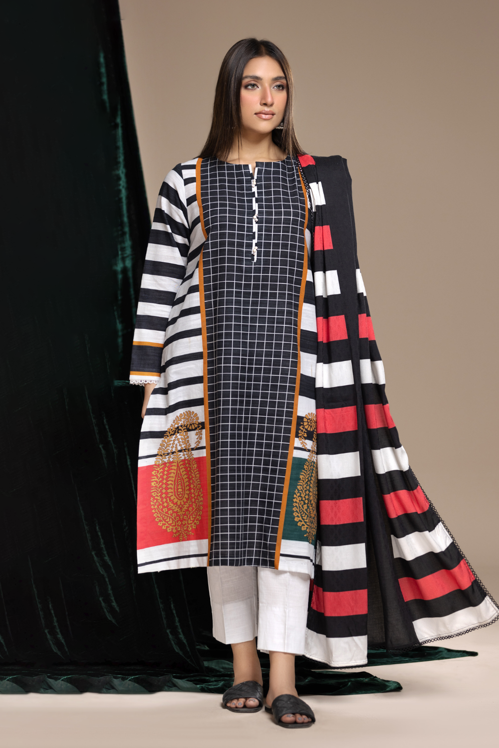 3 PC Unstitched | Khaddar Printed Suit