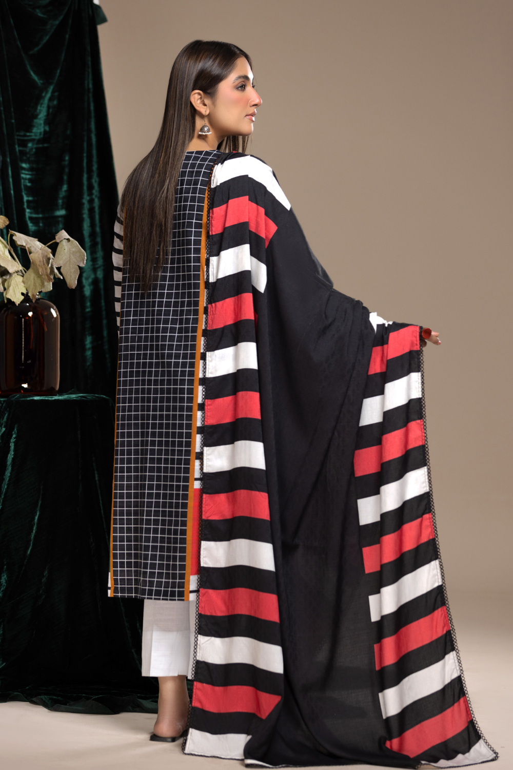 3 PC Unstitched | Khaddar Printed Suit