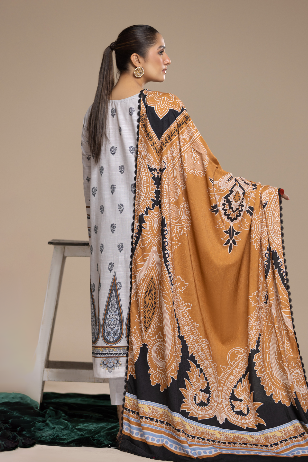 3 PC Unstitched | Khaddar Printed Suit