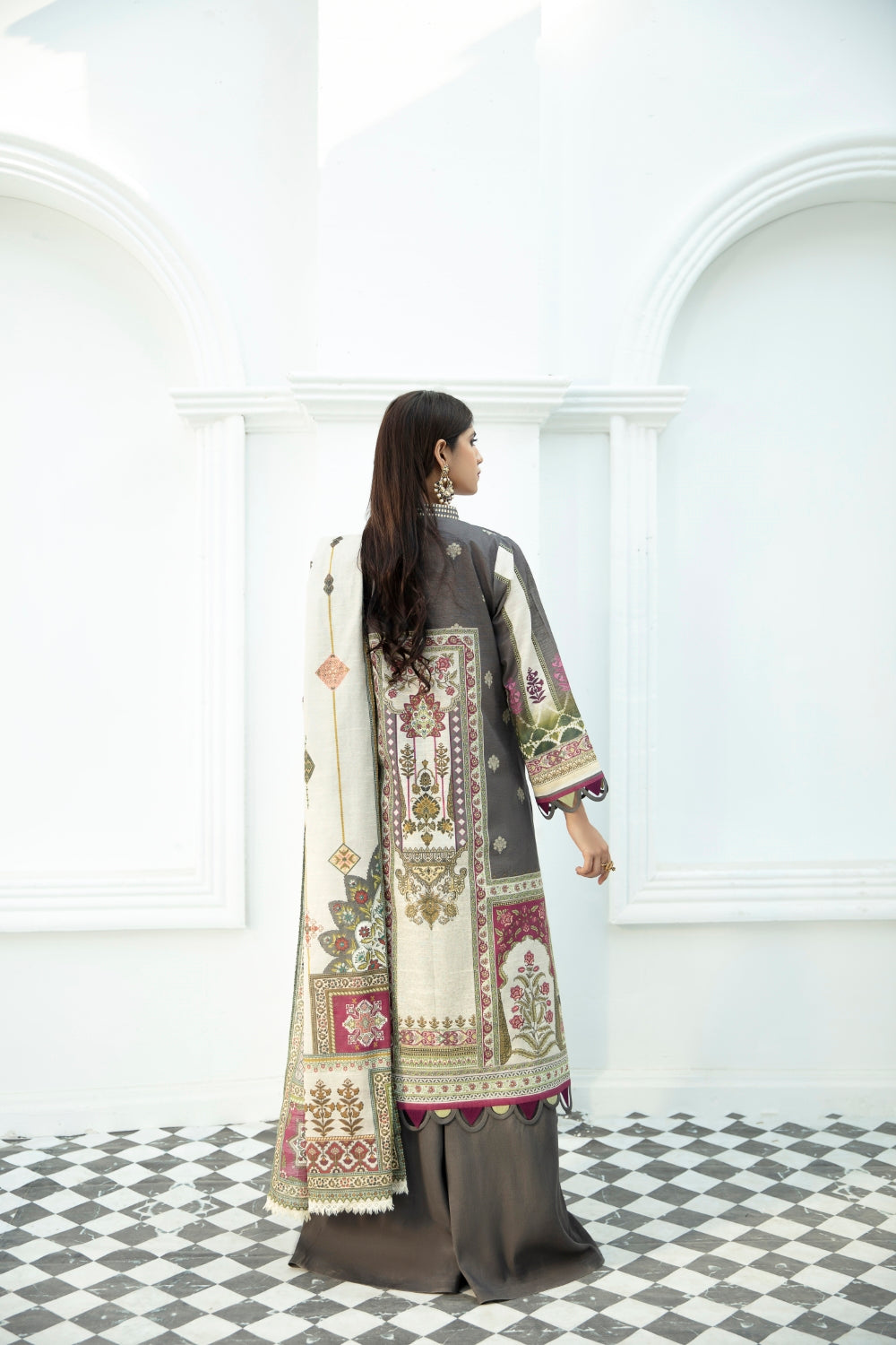 3 PC Unstitched Khaddar Suit