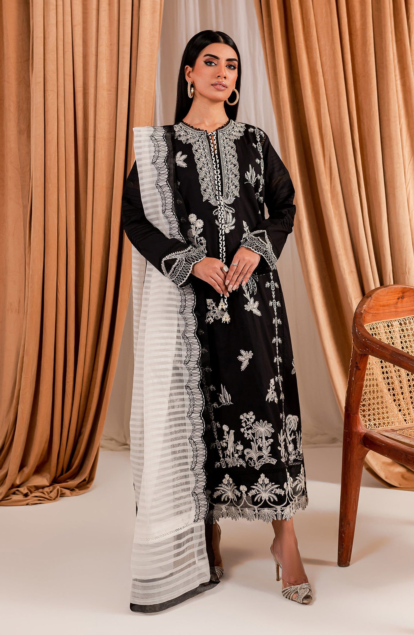 Black & White - Diba (MLFD-159)