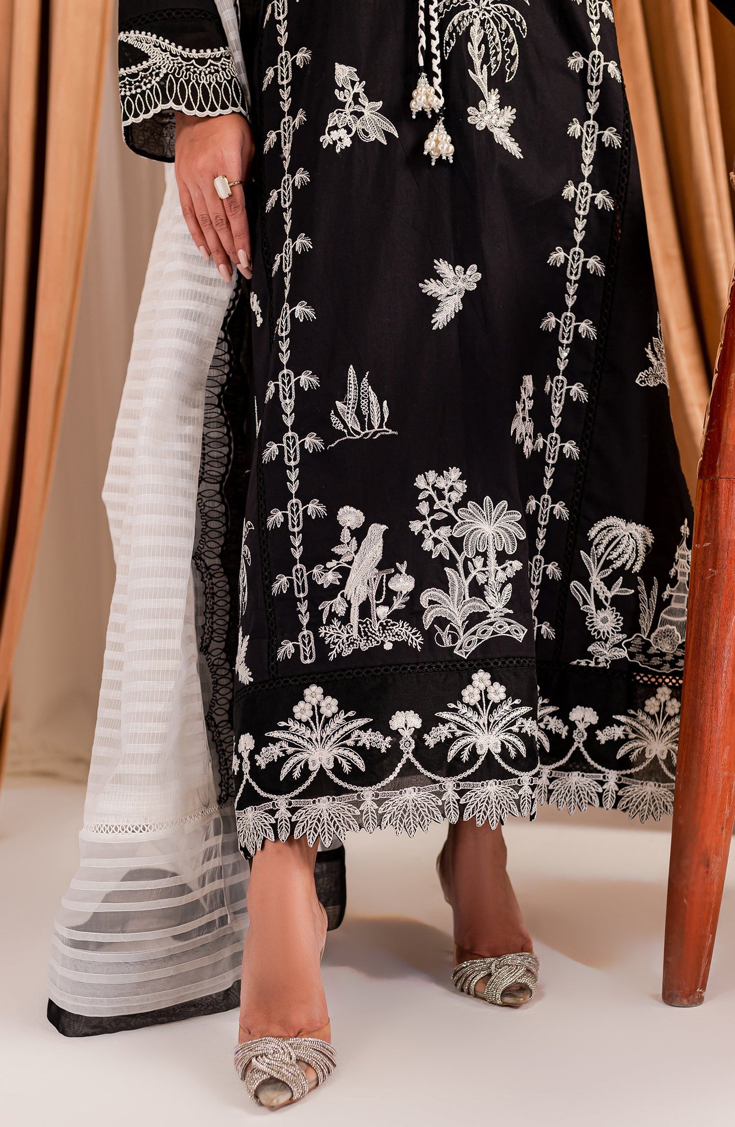 Black & White - Diba (MLFD-159)