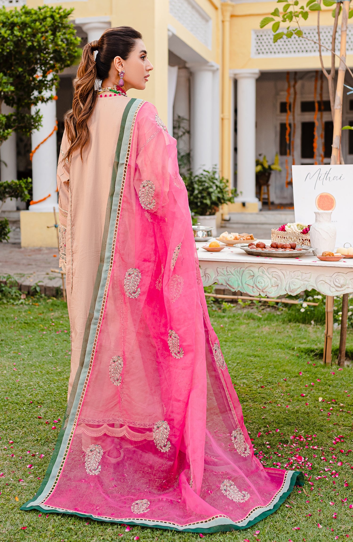 Luxury Lawn - Honey Love (MLFD-128) Maryum N Maria