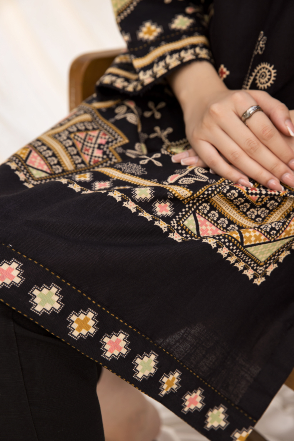 2 PC Unstitched | Khaddar Printed Shirt +  Dupatta