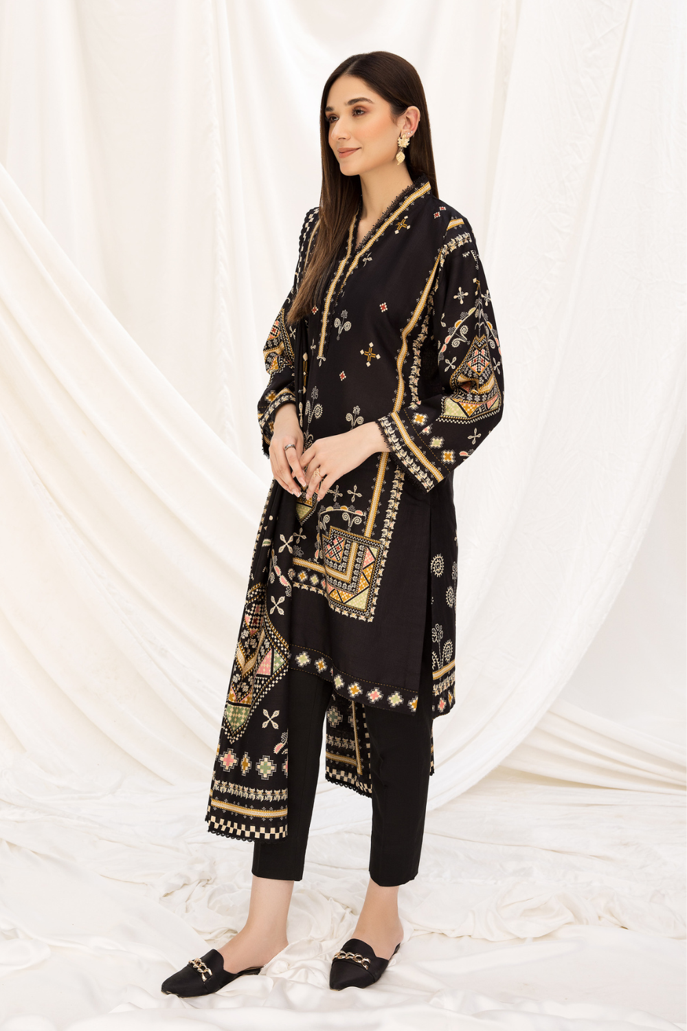 2 PC Unstitched | Khaddar Printed Shirt +  Dupatta