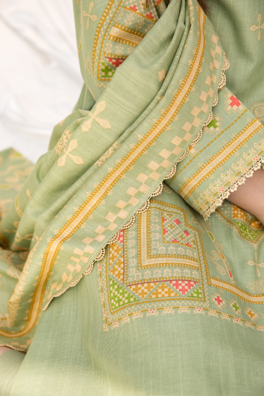 2 PC Unstitched | Khaddar Printed Shirt +  Dupatta