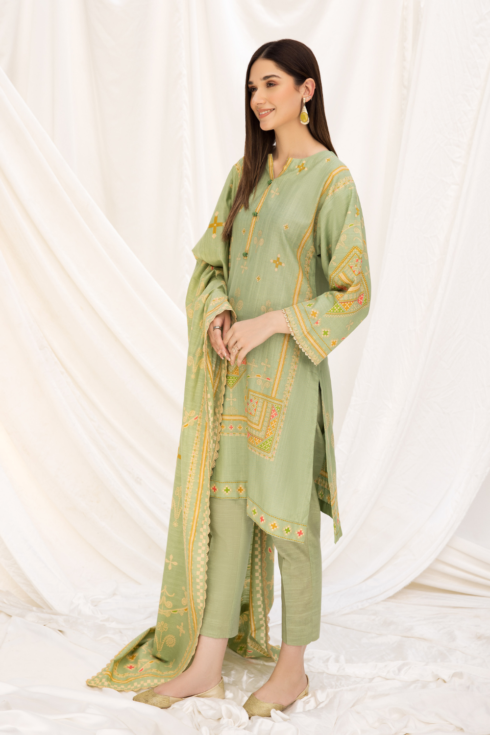 2 PC Unstitched | Khaddar Printed Shirt +  Dupatta