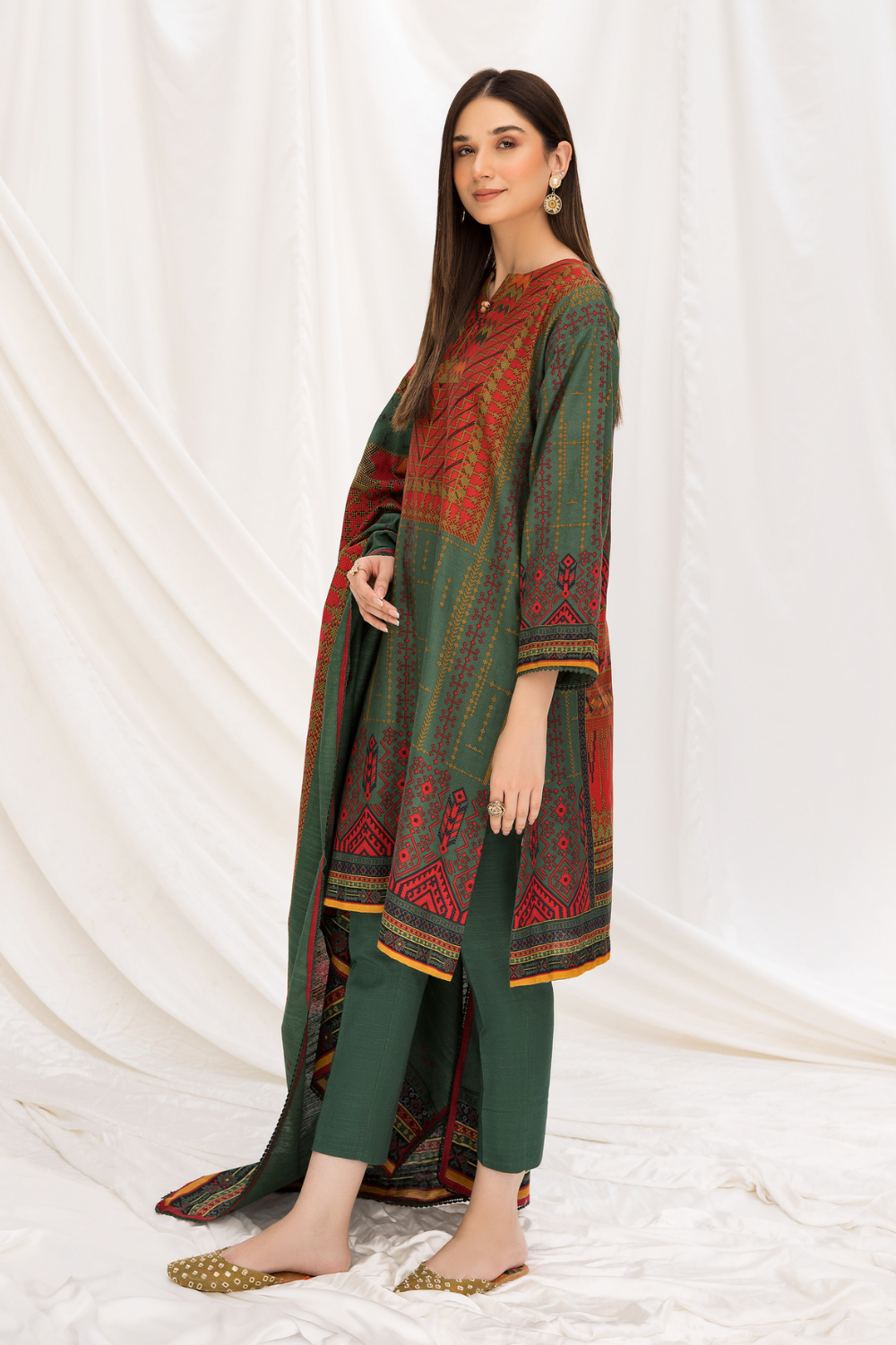 2 PC Unstitched | Khaddar Printed Shirt +  Dupatta