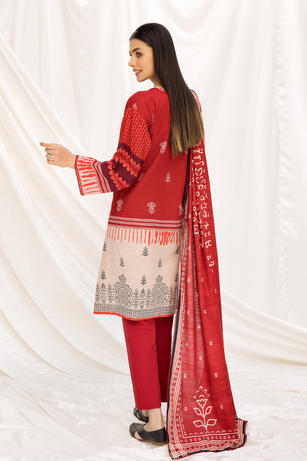 2 PC Unstitched | Khaddar Printed Shirt +  Dupatta