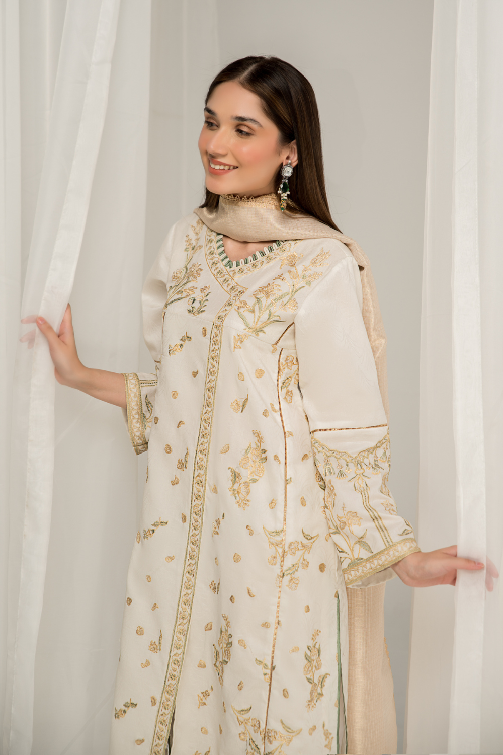 3 PC Unstitched Jacquard Embroidered Suit