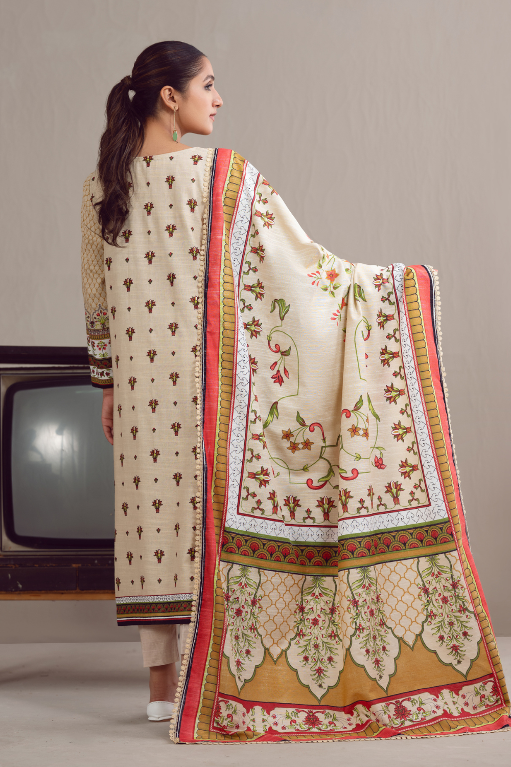 3 PC Unstitched | Khaddar Suit