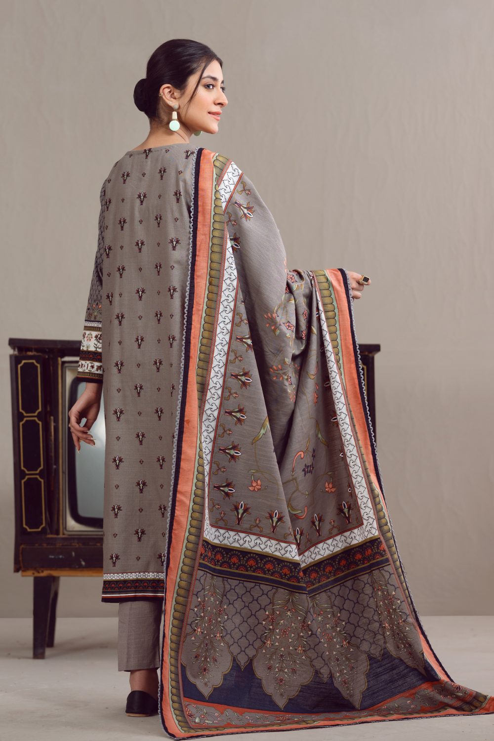 3 PC Unstitched | Khaddar Suit