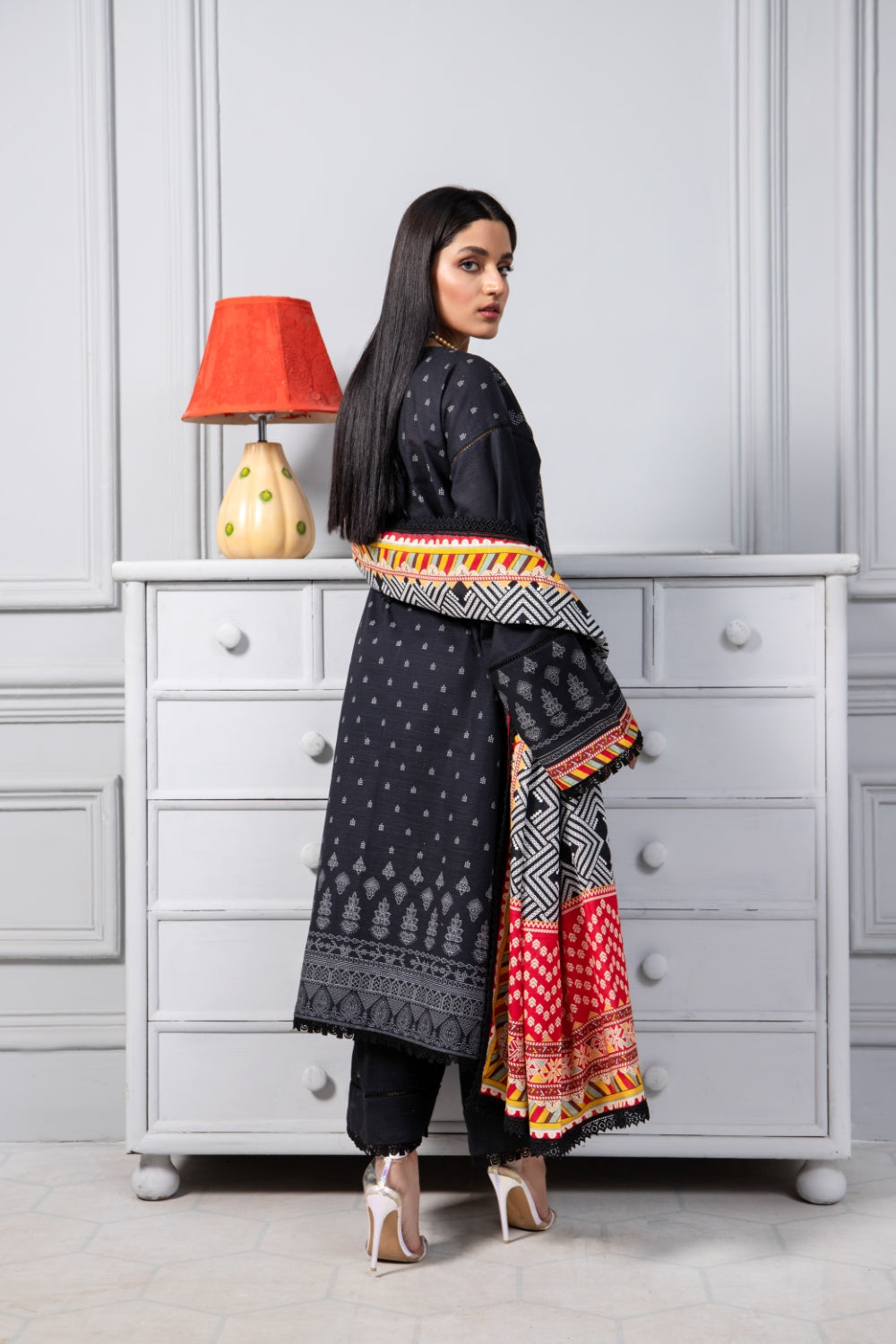 DGK-MONOCHROME OBSESSION